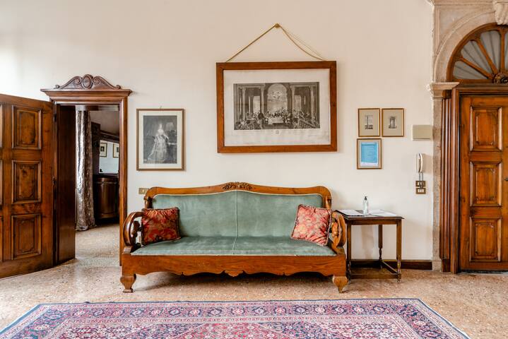 Luxury apartment “La Fenice” gallery image 5
