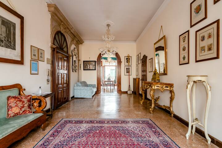 Luxury apartment “La Fenice” gallery image 4