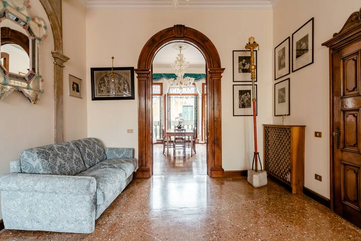Luxury apartment “La Fenice” gallery image 3