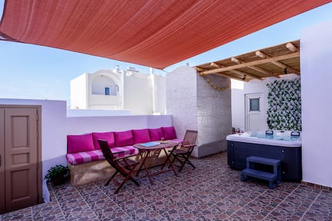 Heart of Oia Private house with Jacuzzi Center Oia