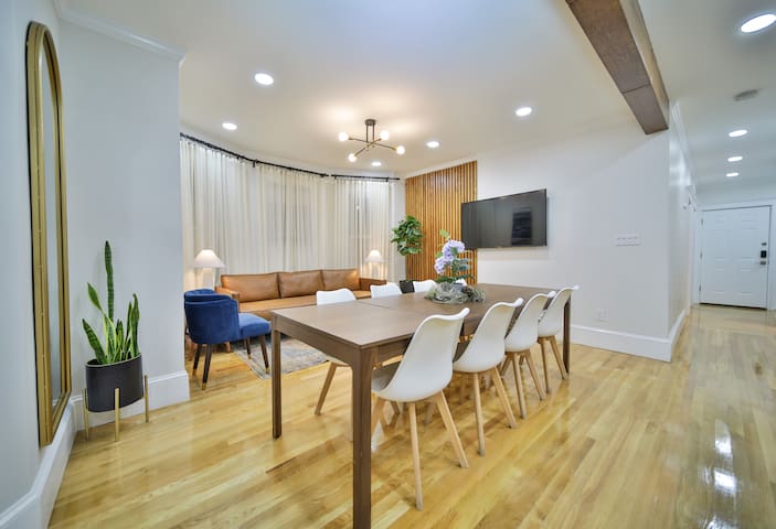 Large Triplex Backyard near T 4 GroupsBusiness gallery image 3