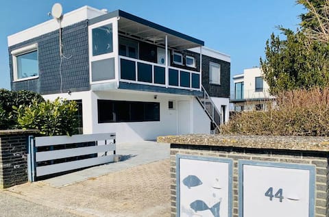 Erfolgreiche Airbnb-Immobilie: Pure & Real Fehmarn near water - For Kiter/Family in Fehmarn