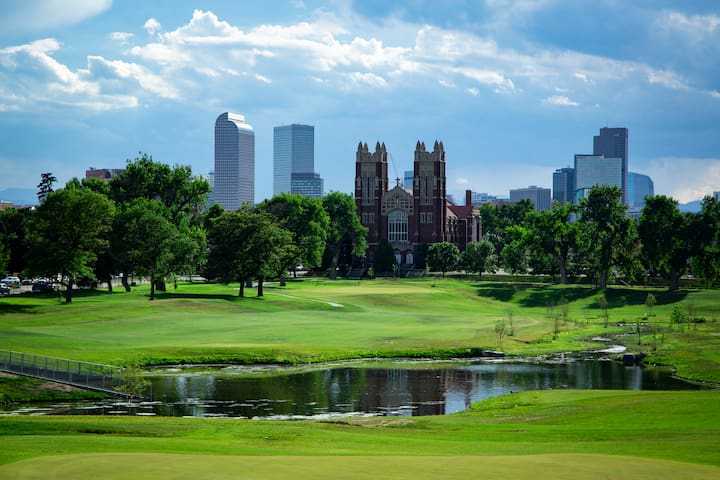 Brand New Spacious 4bd 4ba, Game Room, Deck, Patio gallery image 2