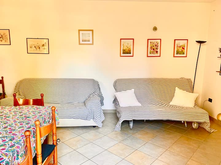 Otvorený priestor s 2 rozkladacími pohovkami