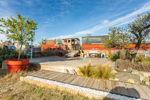 Top Airbnb: Unusual stay aboard our barge in Aigues Mortes