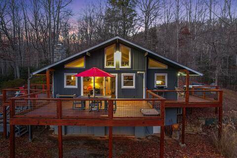 Mtn. beauty, hot tub, hiking, Happiness!