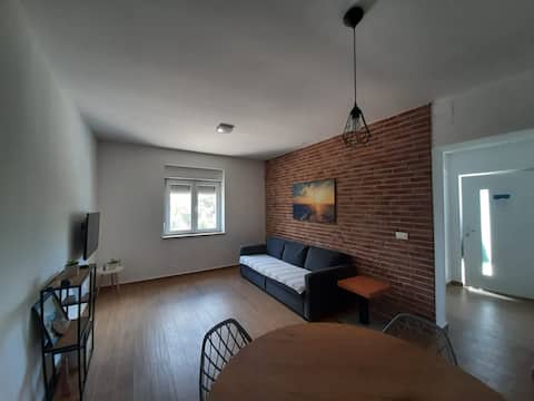 Top Airbnb: Holiday house with private pool and yard in Kožino