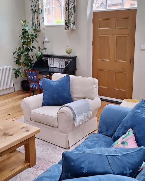 Top Airbnb: The Chapel, Dummer in Basingstoke And Deane