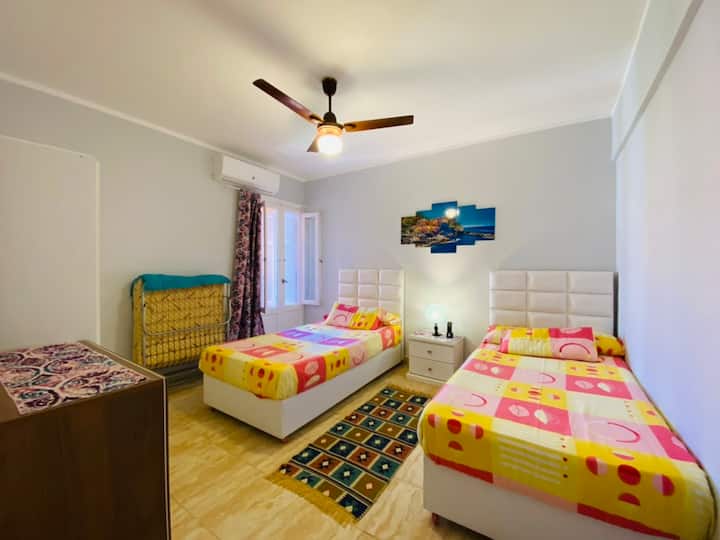 ห้องนอนที่ 3 มีความกว้าง 2 เตียง 100 ซม.