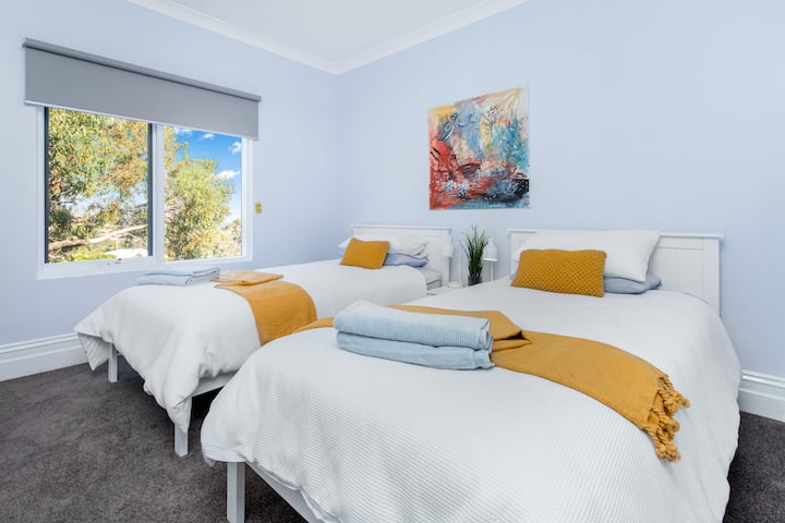 Spavaća soba 3, 2 bračna kreveta (180x200)