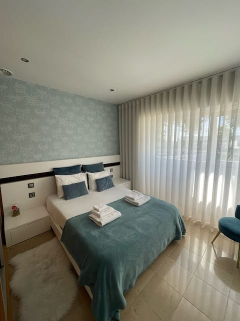 Two-Bedroom Apartment, Porto Airport