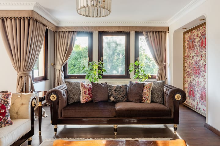 Villa Feruz. City Centre. Private Pool! Sea View! gallery image 4