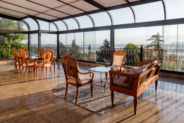 Villa Feruz. City Centre. Private Pool! Sea View! gallery image 3