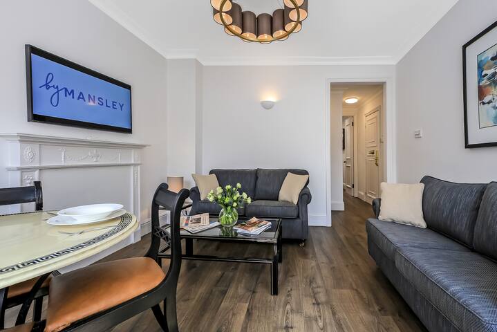 10 Curzon Street, 2 Bedroom gallery image 4