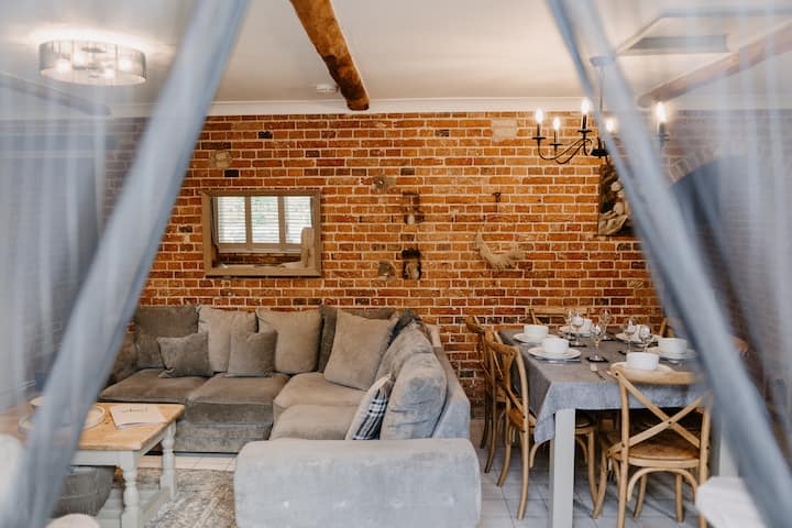 The Threshing Barn -Relaxing Countryside Spa Break - Norfolk