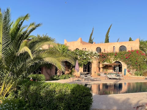Bab A Cool, extensive villa with pool and tennis