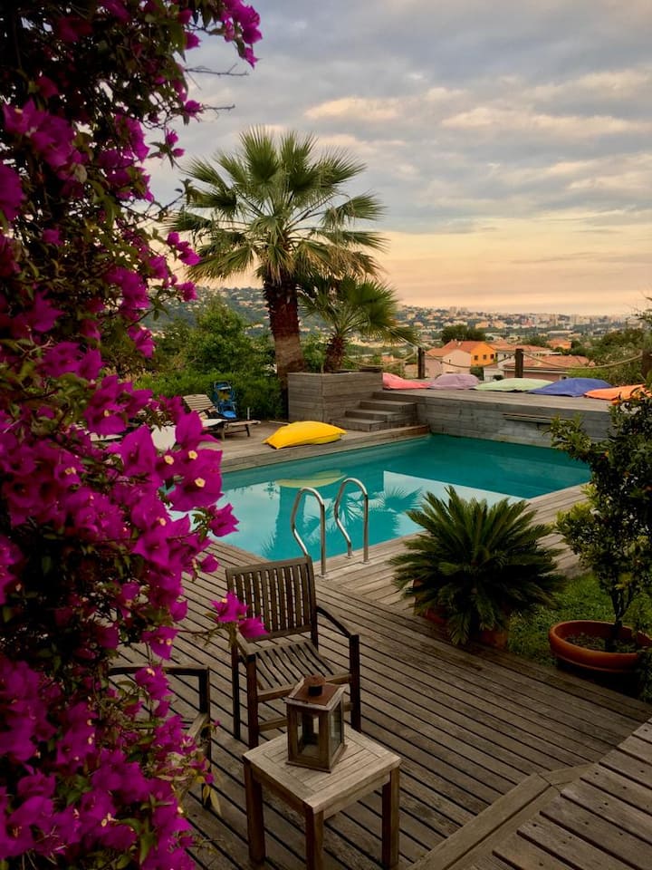 Villa Provençale En Pleine Verdure Avec Piscine - Nice