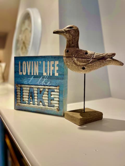 Top performing Airbnb: The Holiday Place | Downtown | Grand Bend in Lambton