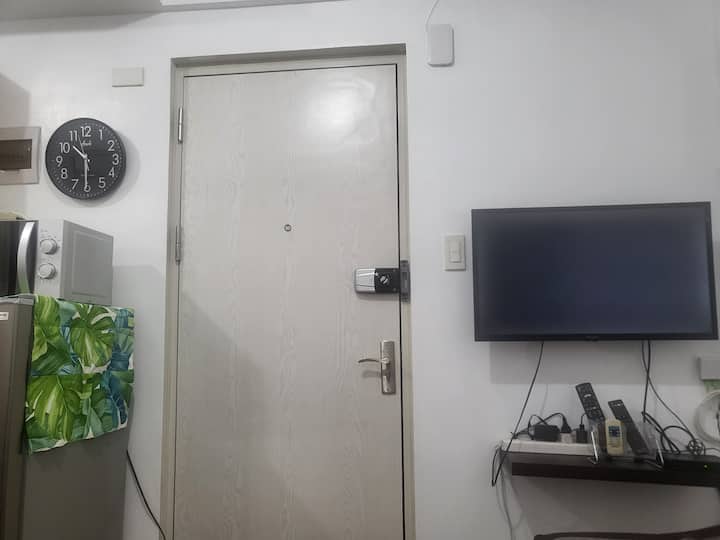 1 Br Condo Unit W/ Wifi, Cable, Netflix - Angono