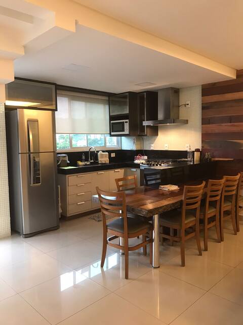 3 bedroom central apartment near UFV