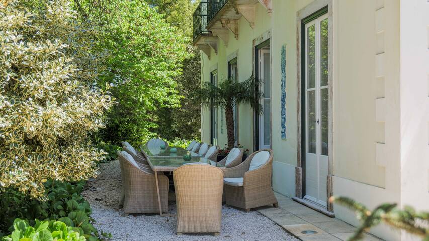 Luxurious royal estate in historic Sintra paradise gallery image 5