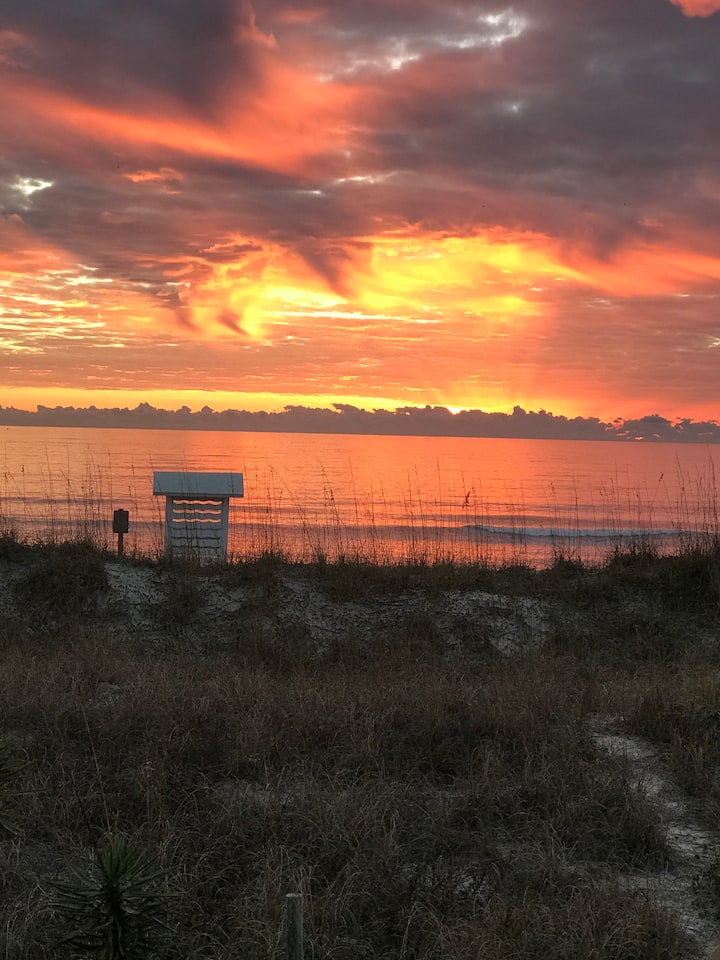 Cottage in Carolina Beach · ★4.99 · 3 bedrooms · 4 beds · 1.5 baths