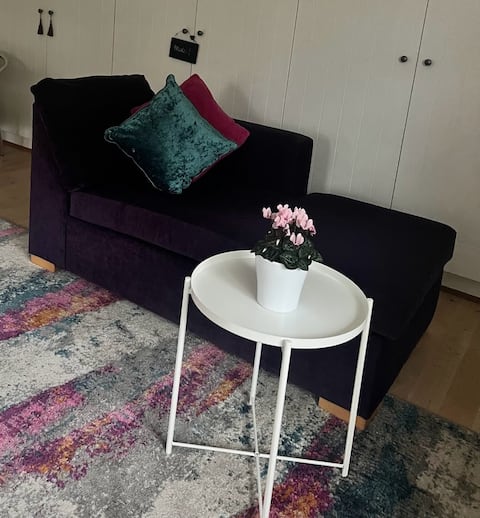 Top performing Airbnb: 'The Hideaway ' Sole Street, Cobham, Kent. in Cobham