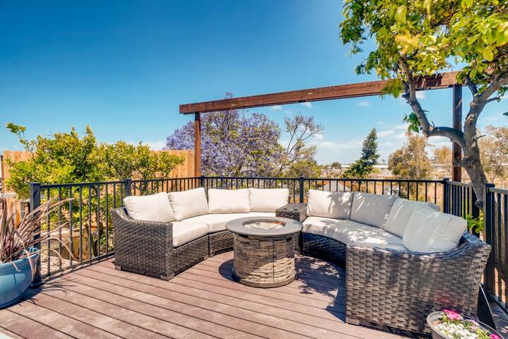 Upgraded 4BR Family Home – Extremely Spacious gallery image 4