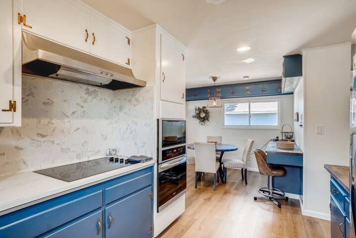 Upgraded 4BR Family Home – Extremely Spacious gallery image 3