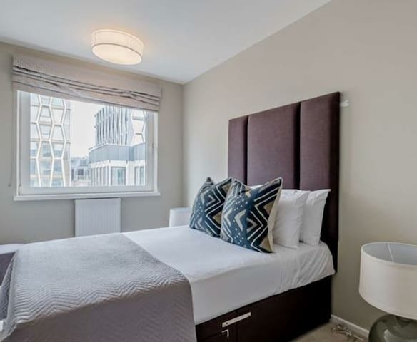 Luxury flat near Victoria – 2 bedroom, 2 bath