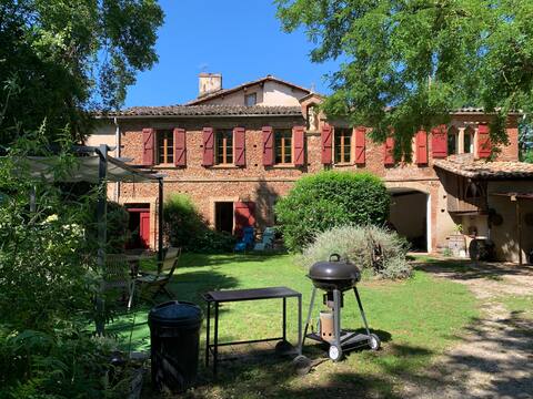 Large country house with private pool