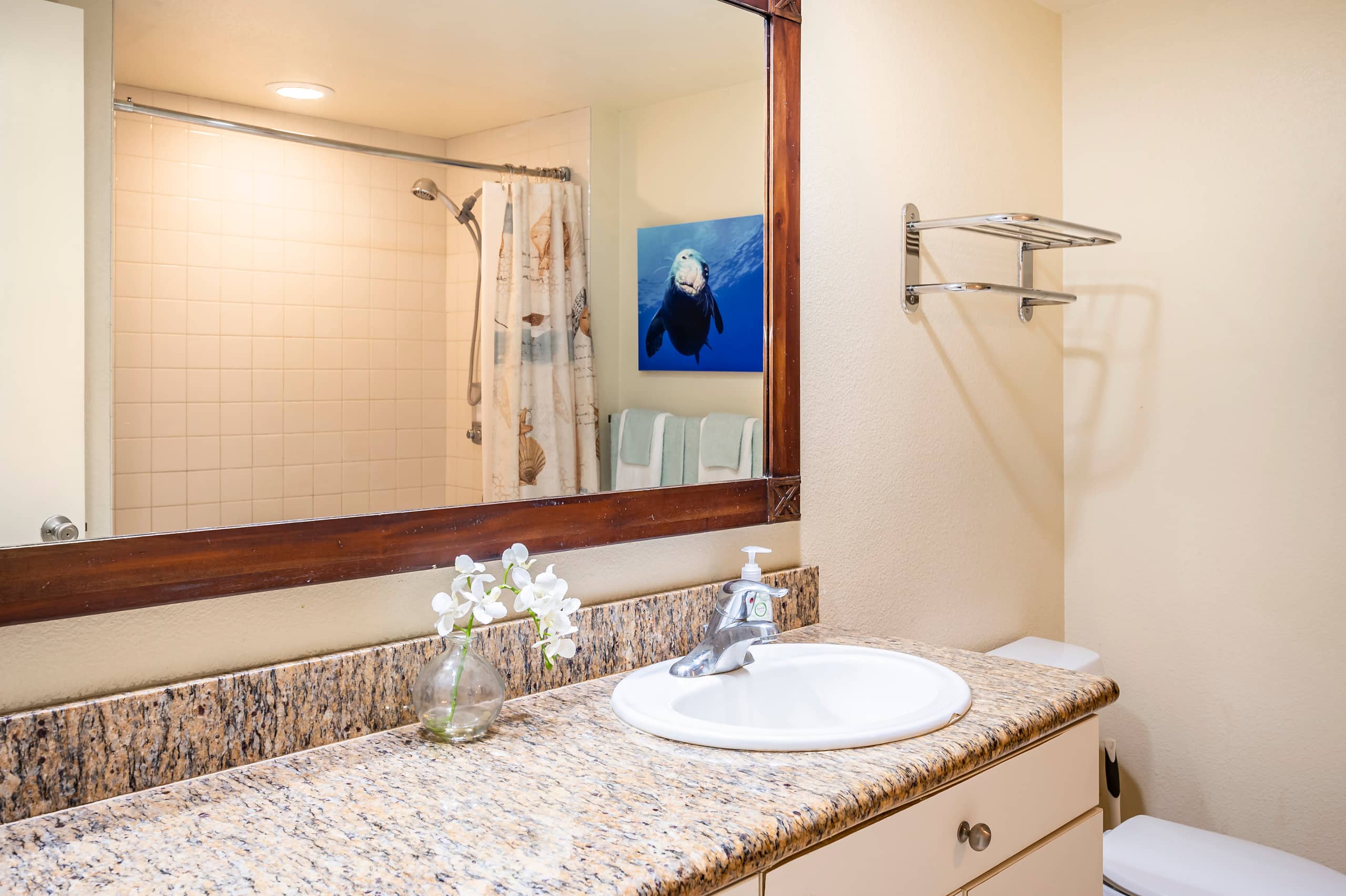 Islander Studio Gem Beachfront 2 Full Beds w/AC - Photo 11