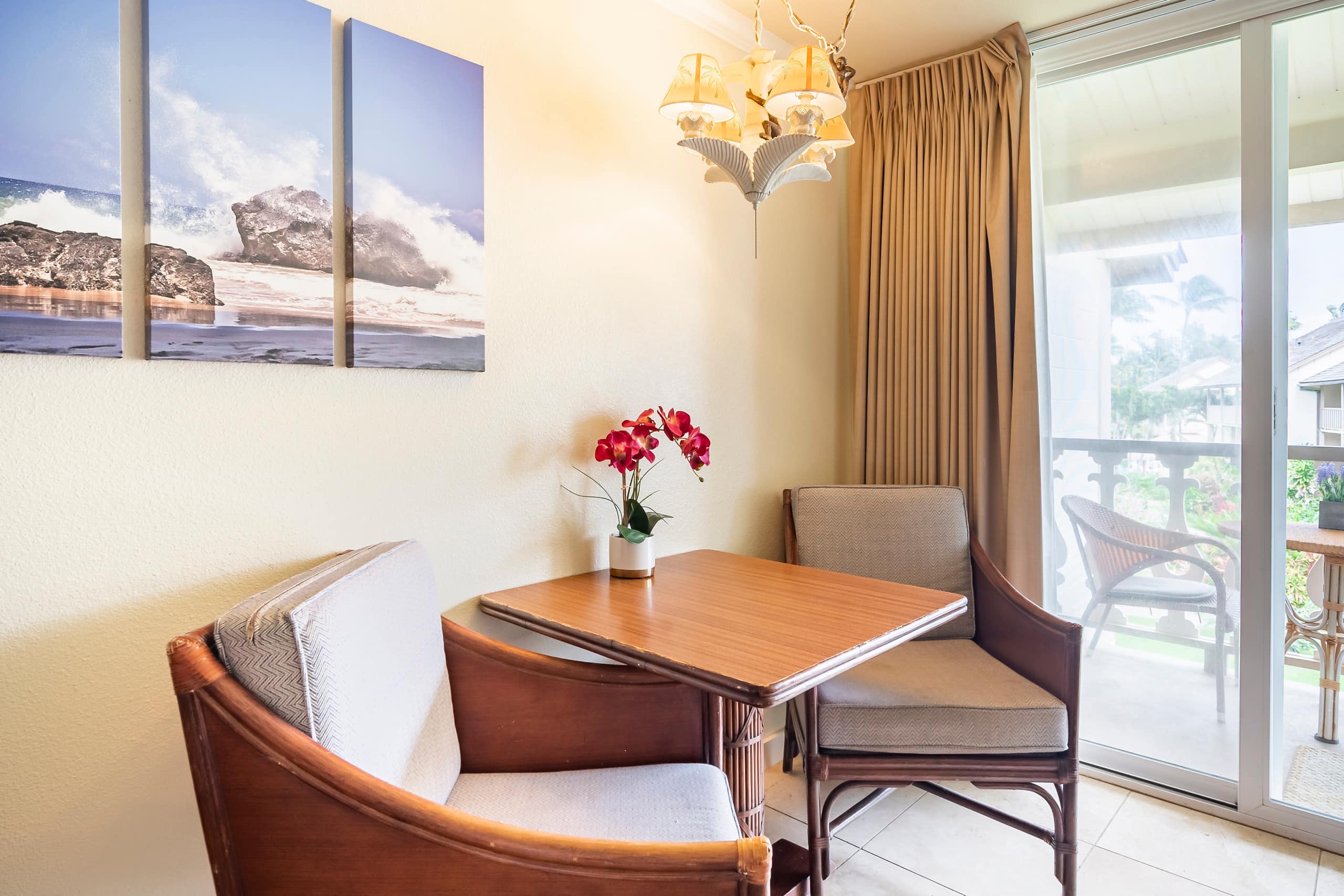 Islander Studio Gem Beachfront 2 Full Beds w/AC - Photo 3