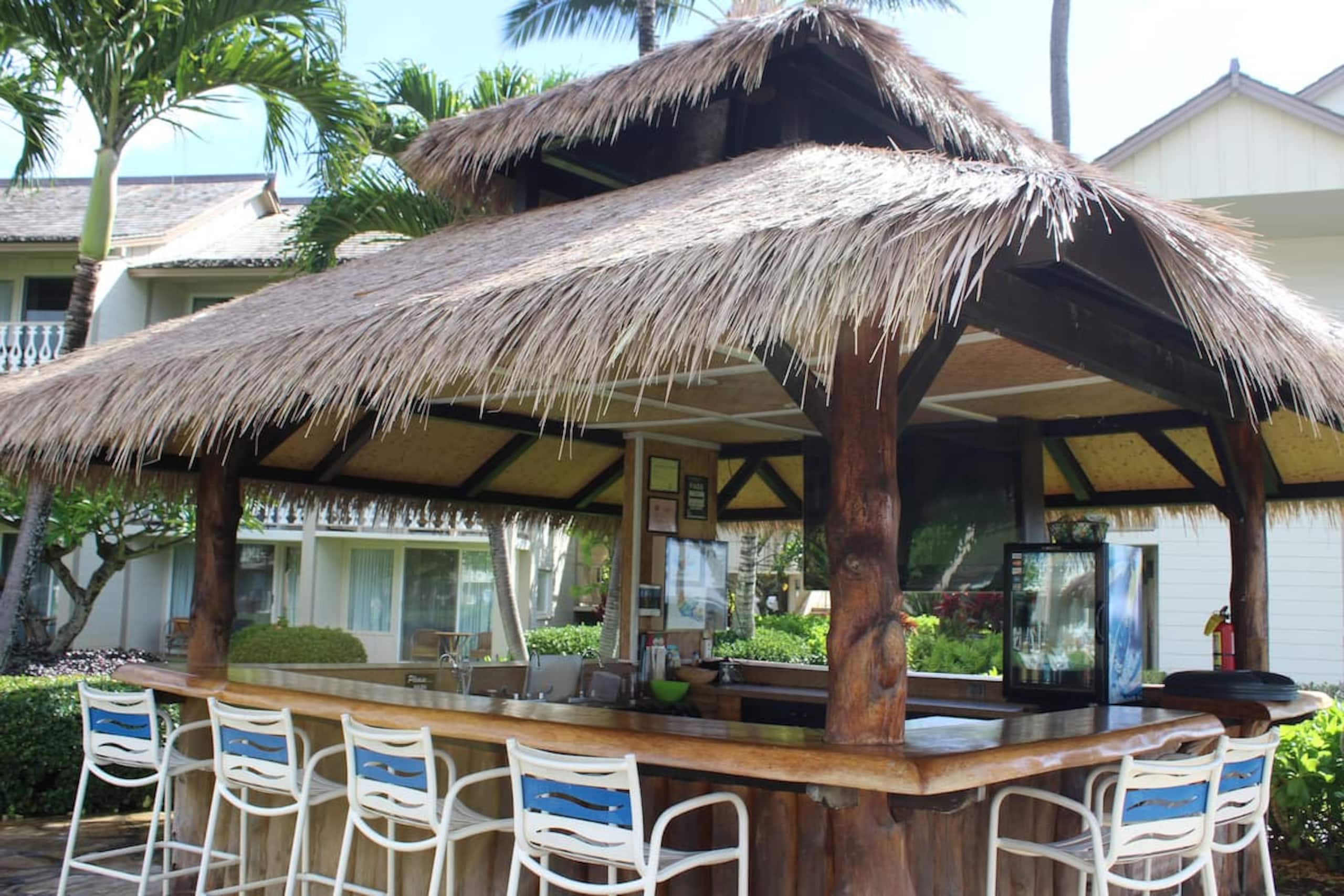 Islander Studio Gem Beachfront 2 Full Beds w/AC - Photo 15
