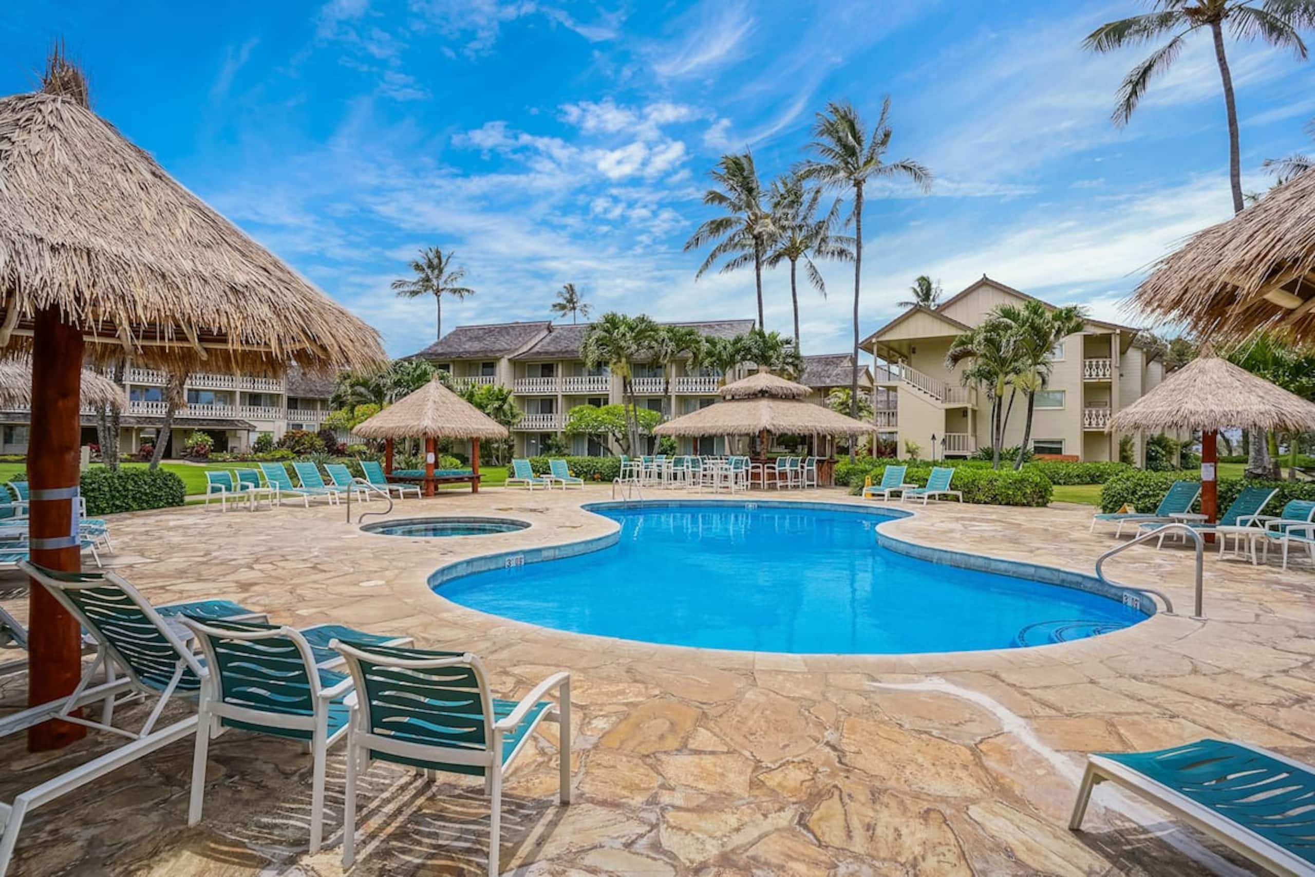Islander Studio Gem Beachfront 2 Full Beds w/AC - Photo 14