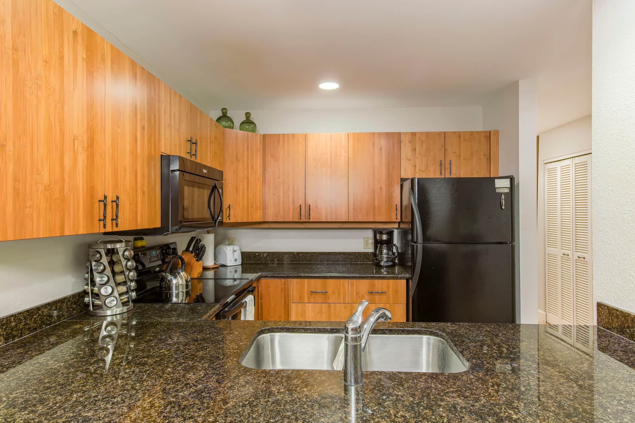 Condo in Kihei · ★4.97 · 1 bedroom · 2 beds · 2 baths - Image 5