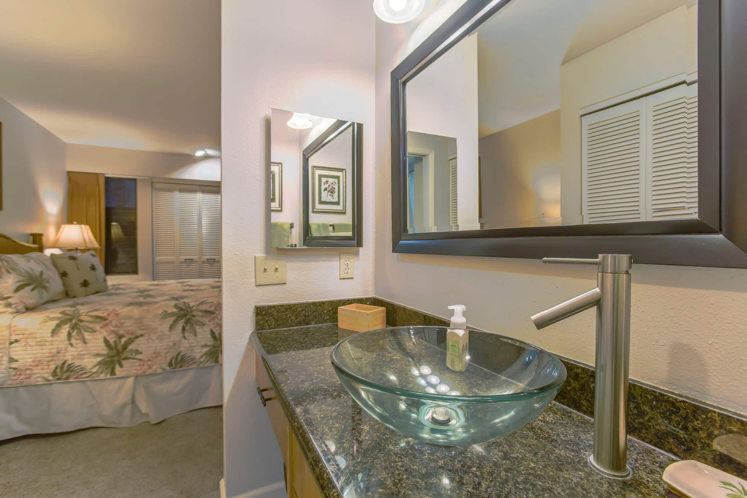 Condo in Kihei · ★4.97 · 1 bedroom · 2 beds · 2 baths - Image 12