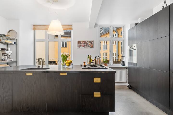 Bright vesterbro design apartment with big balcony gallery image 4