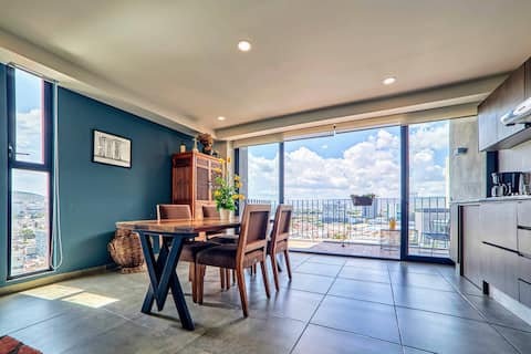 Successful Airbnb property: Modern apartment with priceless view (with A/C) in Guanajuato
