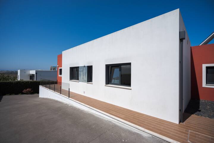 Ocean Spirit – Ericeira with stunning views gallery image 3