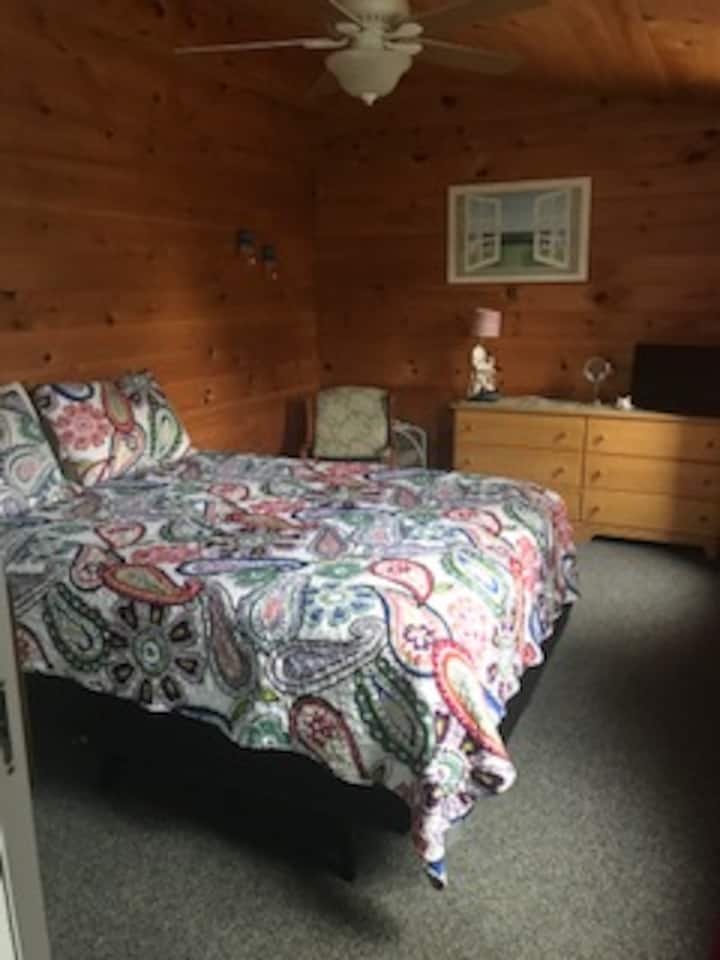 Down Stairs Front Bedroom Queen