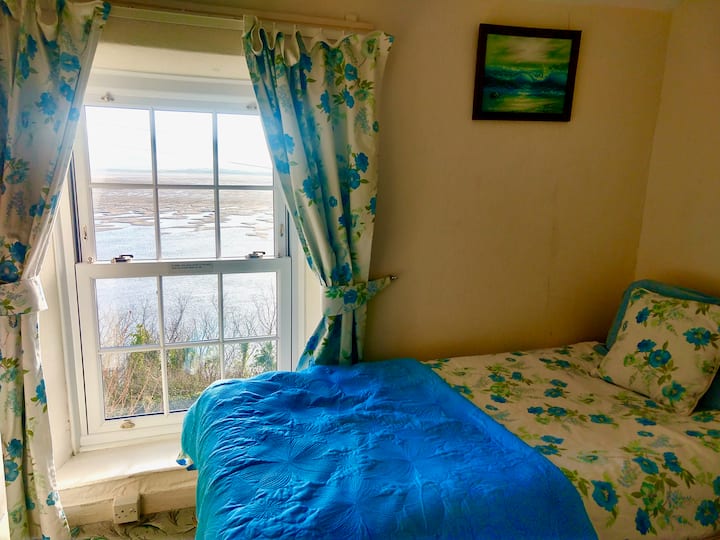 Twin room also with sea views!