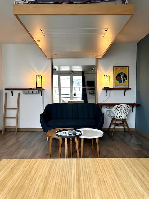 Top performing Airbnb: Sunny & Cozy Flat close to metro in Asnières Sur Seine