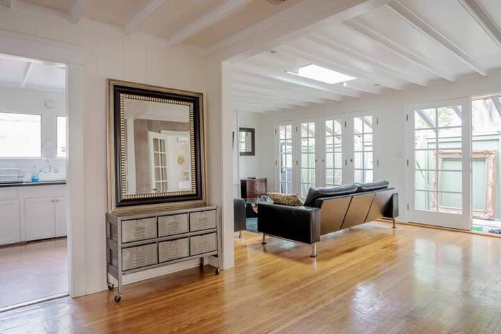 PERFECT LOCATION: 2 BR West Hollywood Retreat