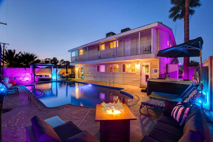 15 Beds, Heated Pool, Near Strip | Vibes dot Vegas gallery image 5