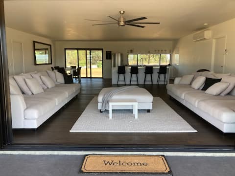 Popular Airbnb listing: 5 Acres On top the Hill with Spectacular Views in Mansfield