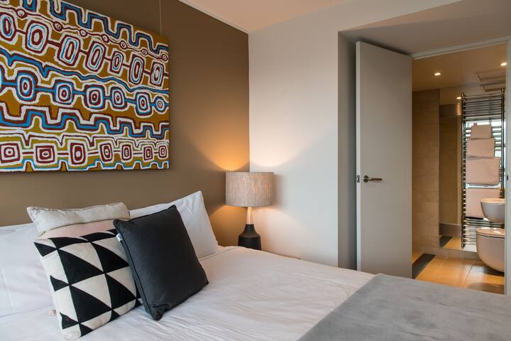 IXL 2br Apartment – Hunter St area gallery image 4