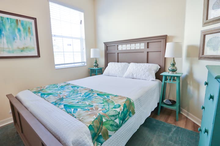 חדר שינה שני - מיטת קווין סייז. חלון לייקוויו.