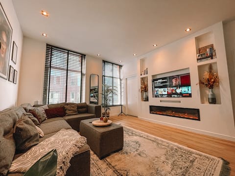 Top performing Airbnb: Coolest Apartment in Haarlem City – close to Beach in Binnenstad