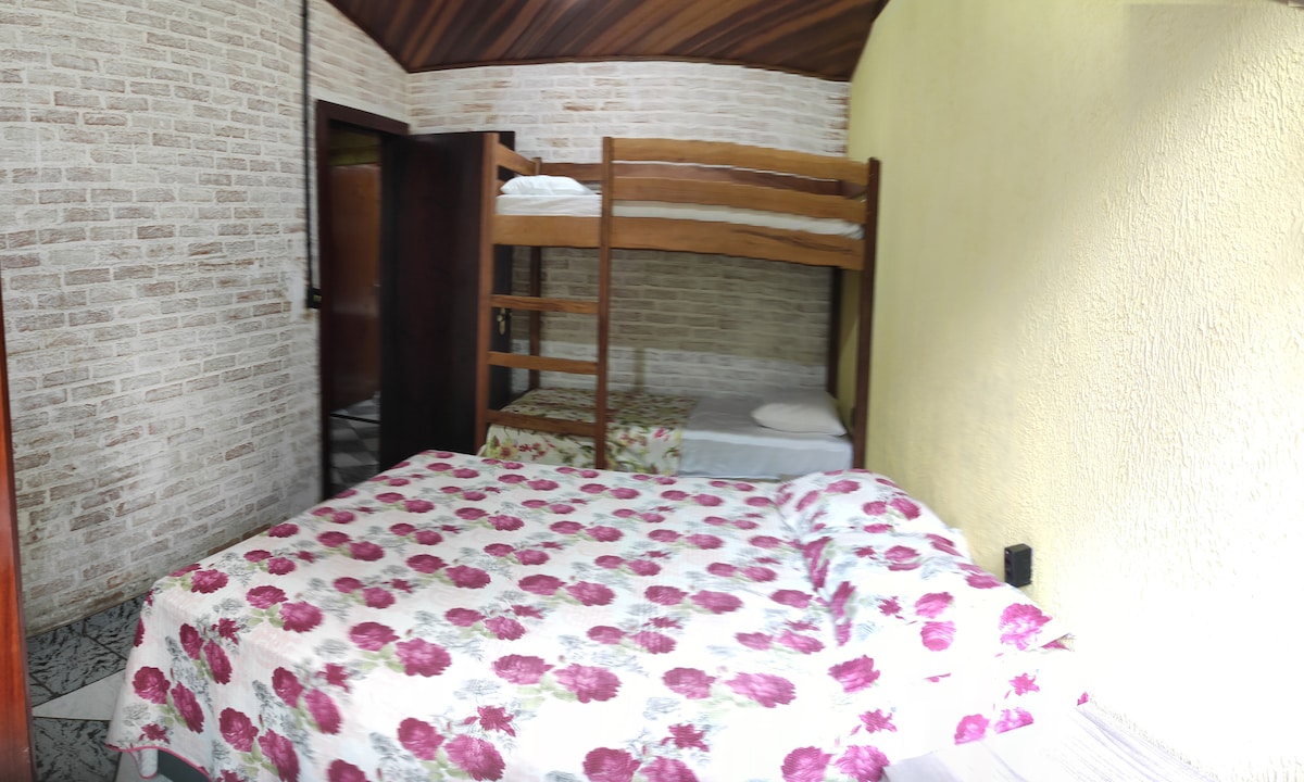 غرفة النوم 3، وسرير بحجم كبير وسرير بطابقين